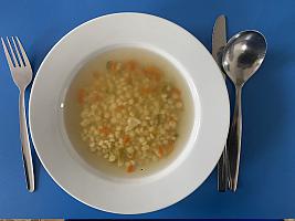 Polévka hovězí s tarhoňou