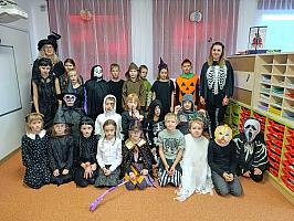 Dušičky a Halloween ve II. třídě 31.10.2025, foto: M. Mičanová, P. Horáková