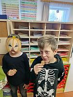 Dušičky a Halloween ve II. třídě 31.10.2025, foto: M. Mičanová, P. Horáková