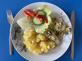 Tilápie zapečená s brokolicí a sýrem, Brambory, Obloha