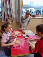 Martin jede... I. třída 11.11.2025, foto: K. Němečková Hospodářská