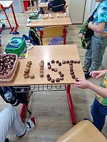 Český jazyk v I. třídě 21.11.2025, foto: K. Němečková Hospodářská