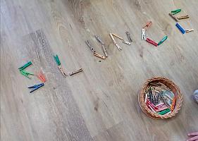 Český jazyk v I. třídě 21.11.2025, foto: K. Němečková Hospodářská