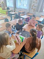 17. listopad ve II. třídě 17.11.2025, foto: Mgr. Monika Mičanová