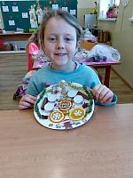 Výroba adventních talířů v I. třídě 28.11.2025, foto: K. Němečková Hospodářská