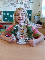 Výroba adventních talířů v I. třídě 28.11.2025, foto: K. Němečková Hospodářská