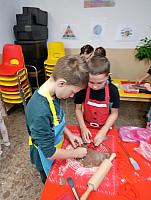 Pečení perníčků ve II. třídě 17.12.2025, foto: M. Mičanová