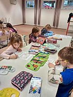 Vánoční tvoření ve II. třídě 3.12.2025, foto: M. Mičanová, P. Horáková