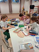 Vánoční tvoření ve II. třídě 3.12.2025, foto: M. Mičanová, P. Horáková