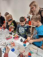 Vánoční tvoření ve II. třídě 3.12.2025, foto: M. Mičanová, P. Horáková