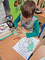 Vánoční tvoření ve II. třídě 3.12.2025, foto: M. Mičanová, P. Horáková