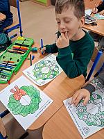 Vánoční tvoření ve II. třídě 3.12.2025, foto: M. Mičanová, P. Horáková