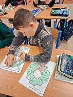 Vánoční tvoření ve II. třídě 3.12.2025, foto: M. Mičanová, P. Horáková