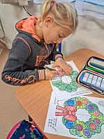 Vánoční tvoření ve II. třídě 3.12.2025, foto: M. Mičanová, P. Horáková