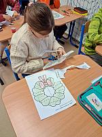 Vánoční tvoření ve II. třídě 3.12.2025, foto: M. Mičanová, P. Horáková