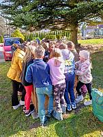 Sázení ve II. třídě 19.3.2026, foto: Mgr. Monika Mičanová