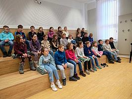 Návštěva knihovny a kina ve Velešíně 20.3.2026, foto: M. Mičanová, P. Horáková