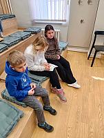 Návštěva knihovny a kina ve Velešíně 20.3.2026, foto: M. Mičanová, P. Horáková