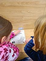 Návštěva knihovny a kina ve Velešíně 20.3.2026, foto: M. Mičanová, P. Horáková