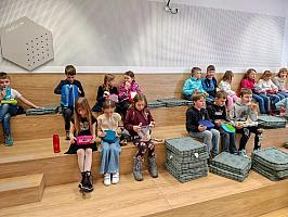 Návštěva knihovny a kina ve Velešíně 20.3.2026, foto: M. Mičanová, P. Horáková