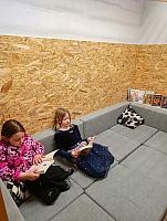 Návštěva knihovny a kina ve Velešíně 20.3.2026, foto: M. Mičanová, P. Horáková