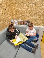 Návštěva knihovny a kina ve Velešíně 20.3.2026, foto: M. Mičanová, P. Horáková