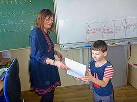 Pololetní vysvědčení v I. třídě, foto: Nepivodová Dana